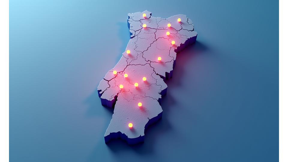 Mapa de Portugal com pontos marcando a presença de scouts da academia de futebol.